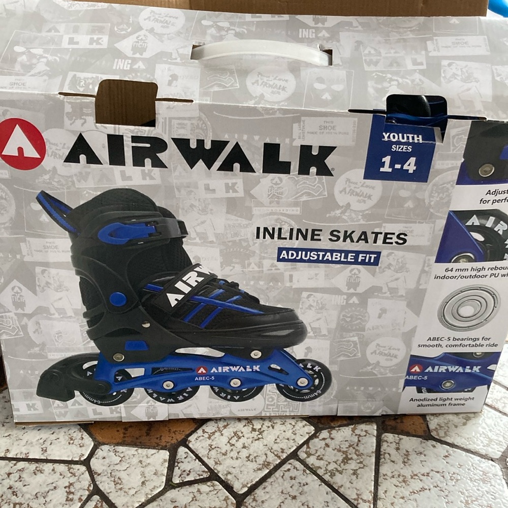 Airwalk inline skates  (adjustable youth size 1-4)